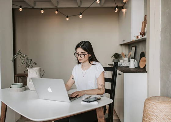 featured image - Creating a Productive Study Environment: Décor Hacks for Student Success