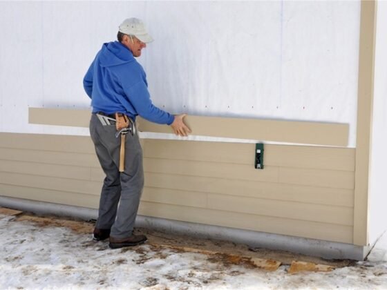 featured image - Hardie Board Siding Installations in Calgary - Why Hire Pros?