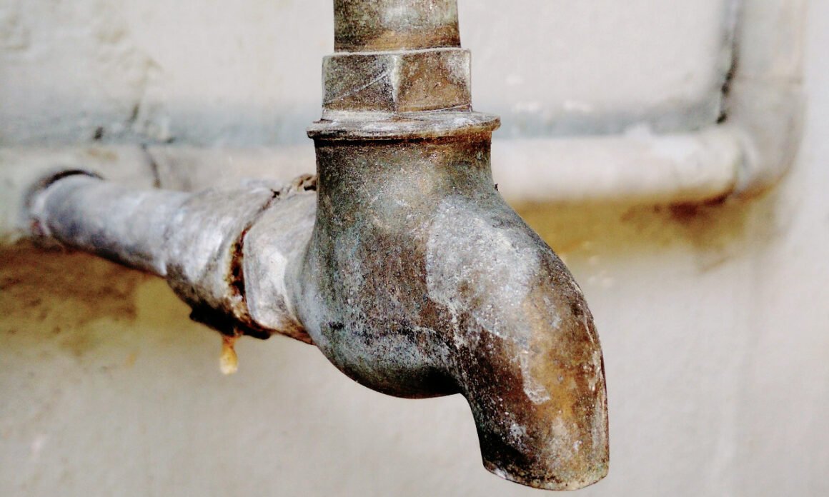 featured image - Reasons Why Rusty Pipes Need to be Replaced