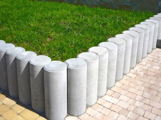 featured image - Cost-Effective Lawn Edging Ideas
