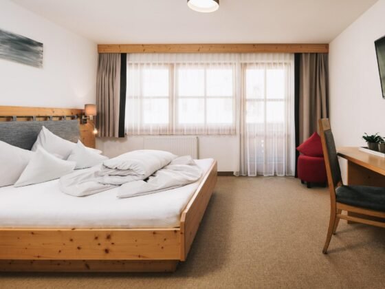 featured image - How To Make a Comfortable Bedroom