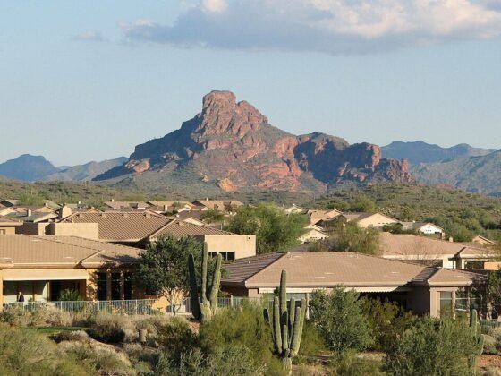 featured image - The Pros and Cons of Retiring in Arizona