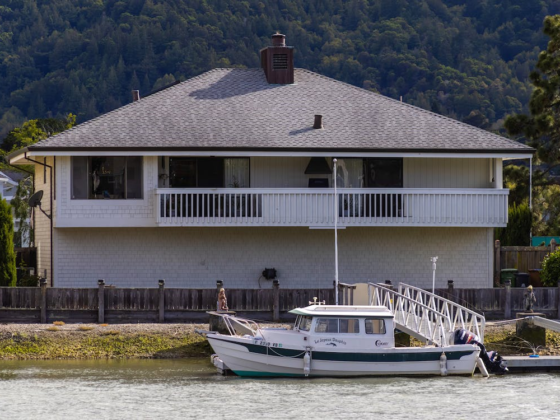 featured image - 5 Things to Consider When Moving to a Waterfront Home