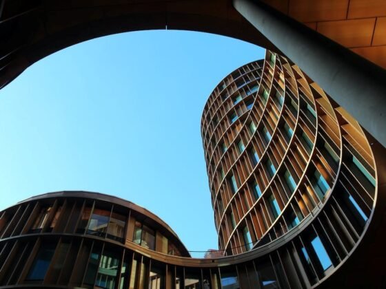 featured image - Architectural Photography 101: 8 Tips to Master the Craft