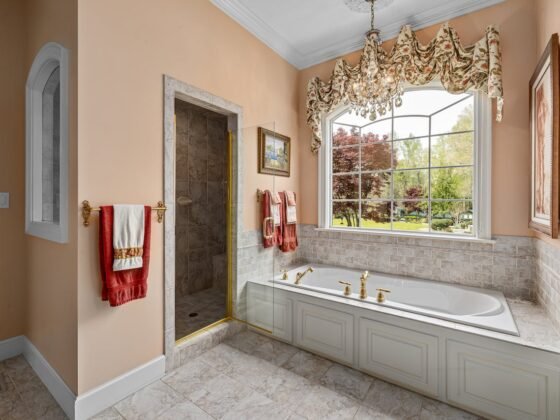 featured image - Opulent Escapes: Enchanting Extravagance in Lavish Bathroom Vanity Designs
