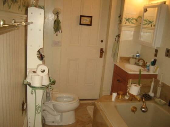 featured image - Older Bathroom