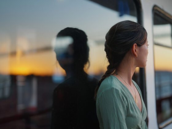 featured image - Transforming Coastal Living: Expert Tips on Choosing Window Blinds for Your Coastal Home