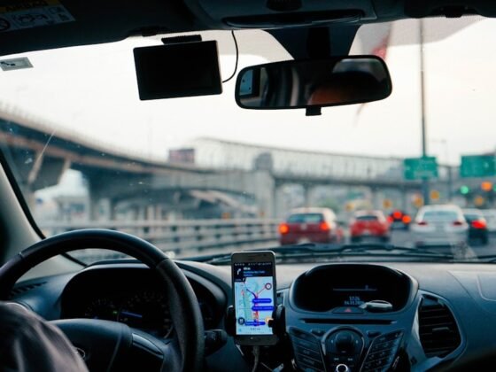 featured image - Essential Services for Seniors Looking to Age in Place